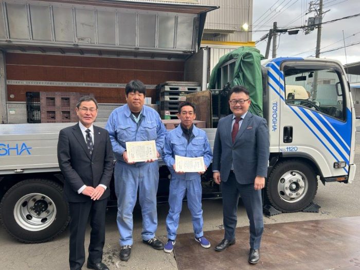 お客様より乗務員が感謝状を授与されました（西大阪）